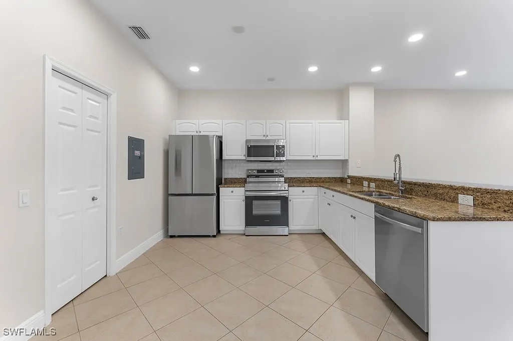 10041 Heather Lane Naples FL 34119