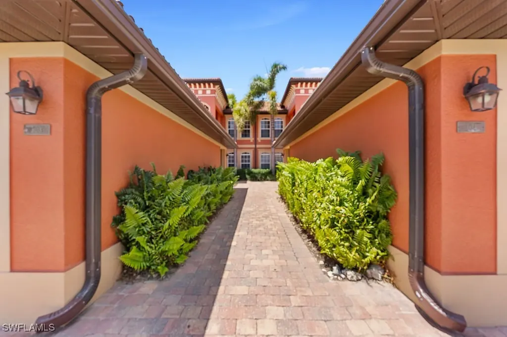 10041 Heather Lane Naples FL 34119