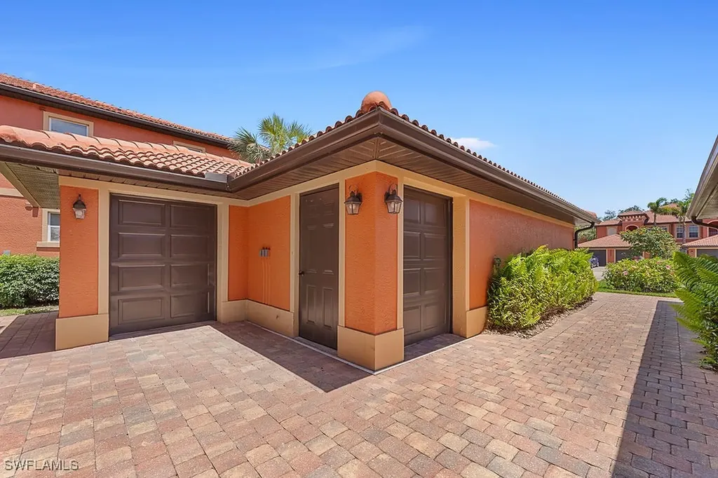 10041 Heather Lane Naples FL 34119