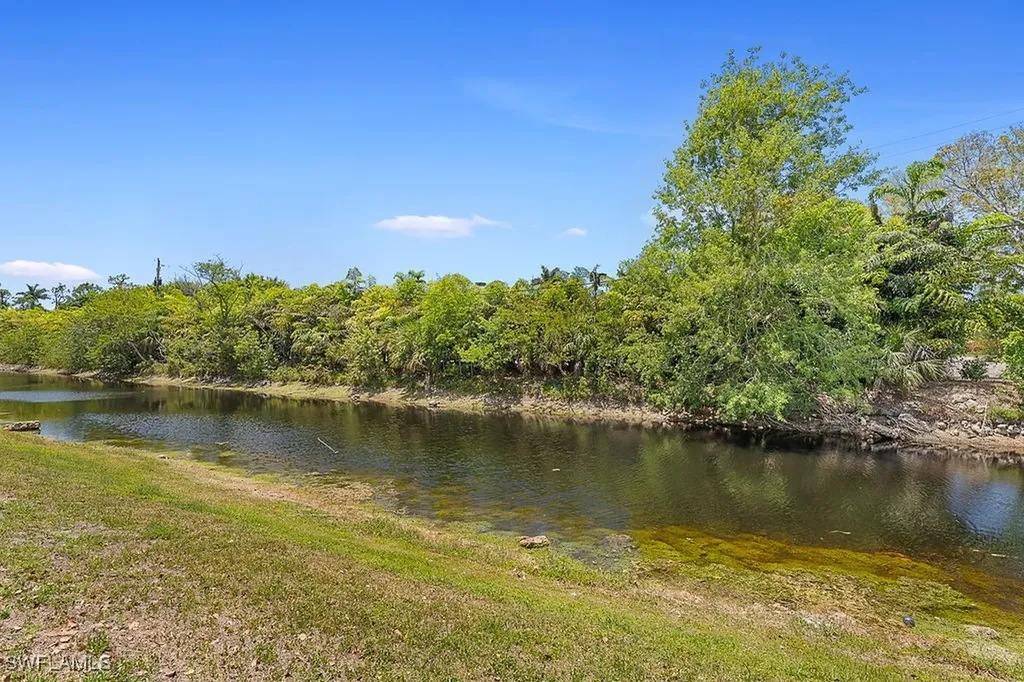 10041 Heather Lane Naples FL 34119
