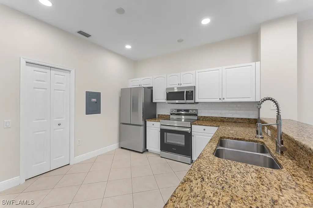 10041 Heather Lane Naples FL 34119