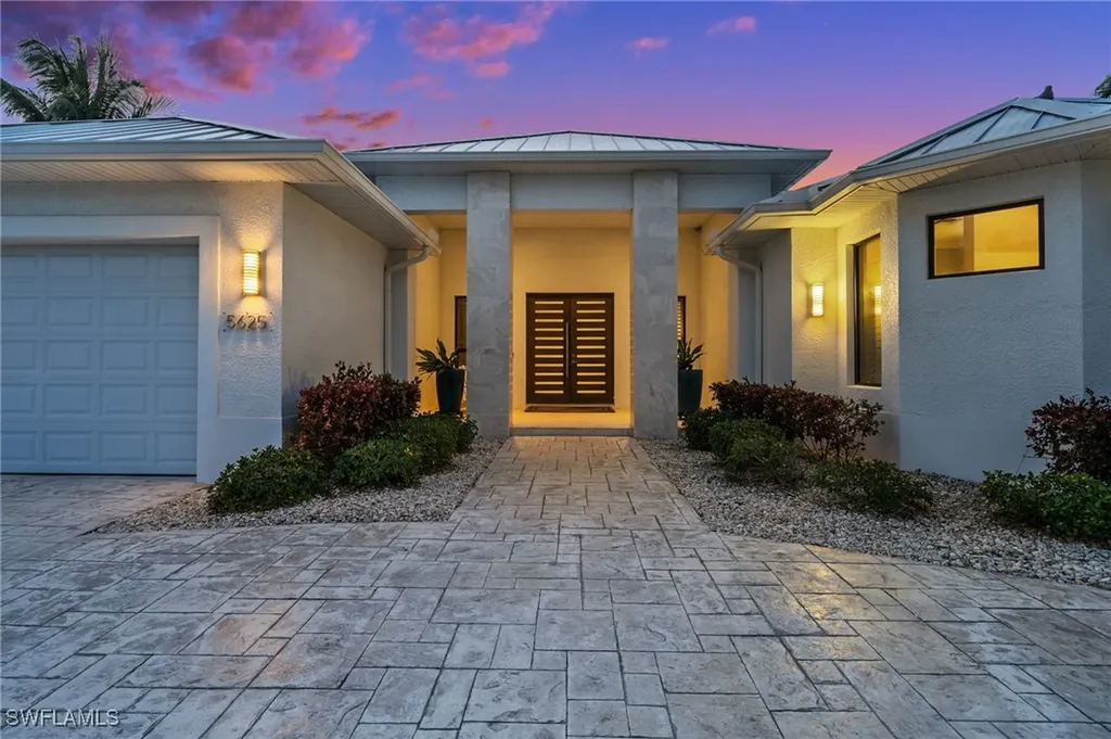 5625 Riverside Drive Cape Coral FL 33904