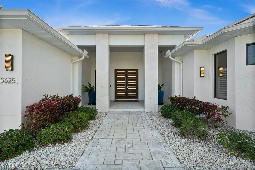 5625 Riverside Drive Cape Coral FL 33904