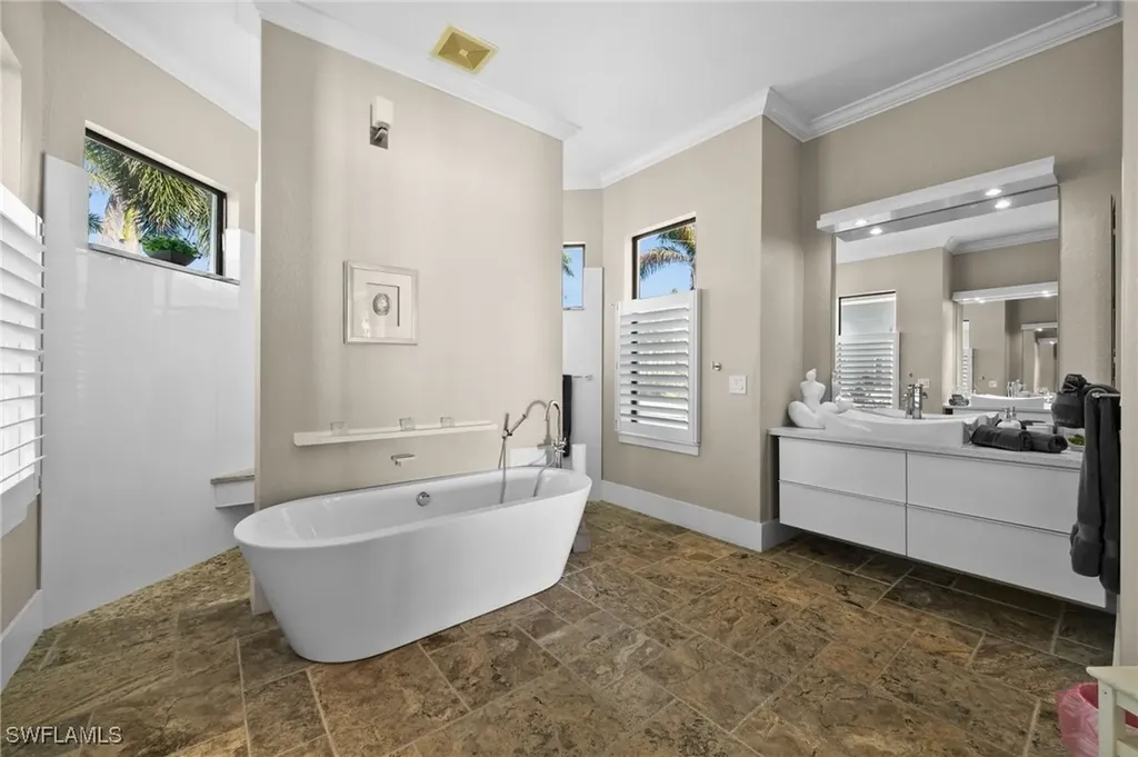 5625 Riverside Drive Cape Coral FL 33904