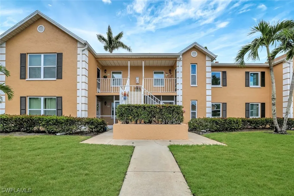 2350 W Crown Pointe Boulevard Naples FL 34112