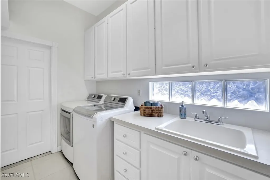 3713 Whidbey Way Naples FL 34119