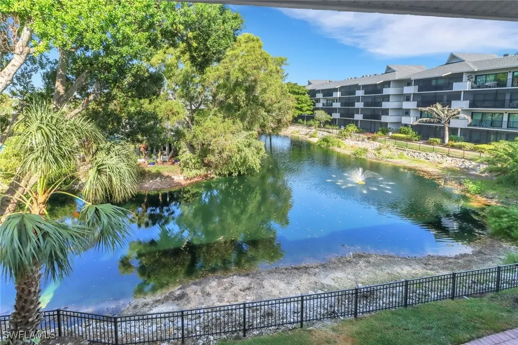 600 Neapolitan Way Naples FL 34103