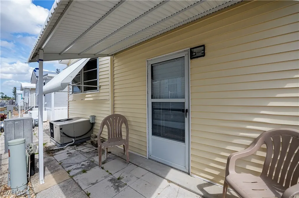 90 Lofty Lane North Fort Myers FL 33903