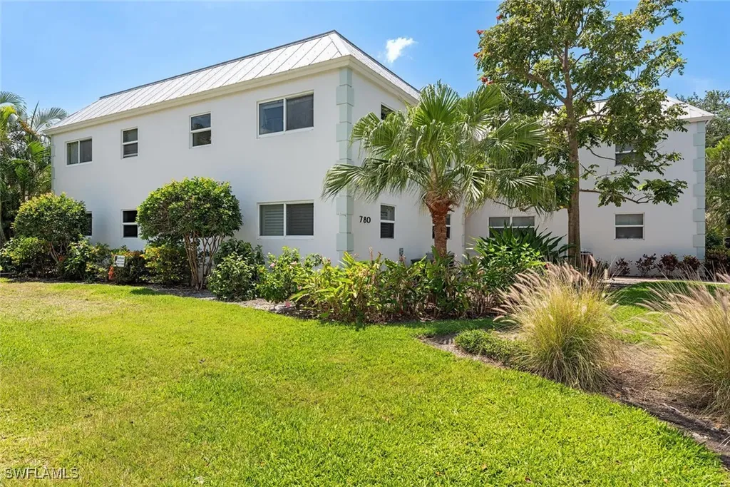 780 10th Avenue S Naples FL 34102