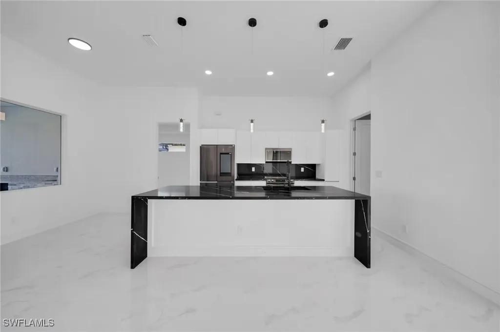 2813 NW 41st Avenue Cape Coral FL 33993