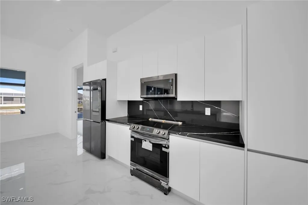 2813 NW 41st Avenue Cape Coral FL 33993