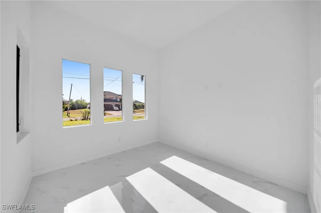 2813 NW 41st Avenue Cape Coral FL 33993