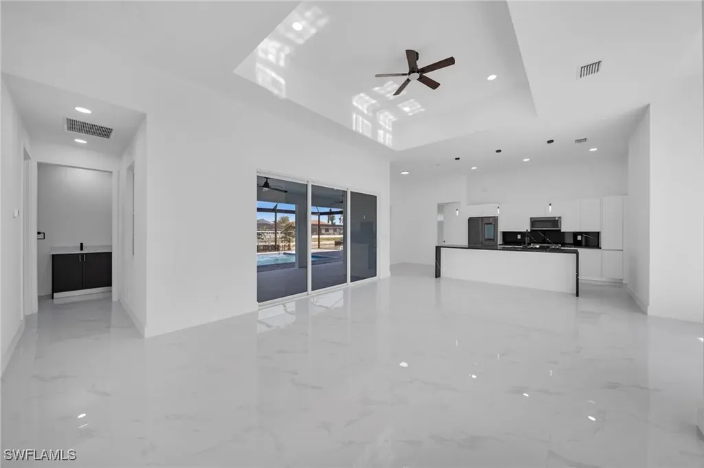 2813 NW 41st Avenue Cape Coral FL 33993