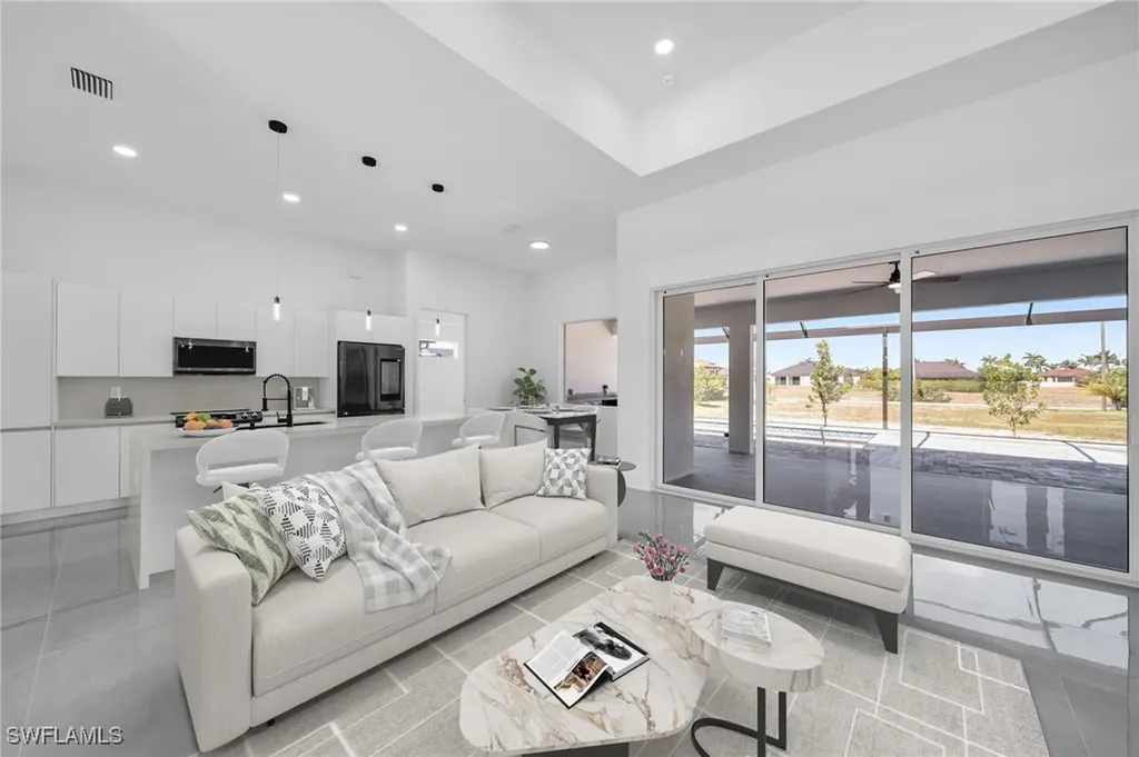 2813 NW 41st Avenue Cape Coral FL 33993