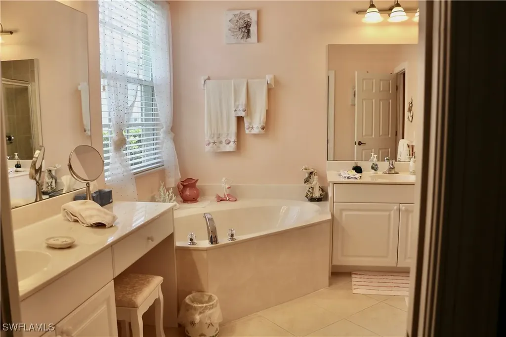 16192 Parque Lane Naples FL 34110