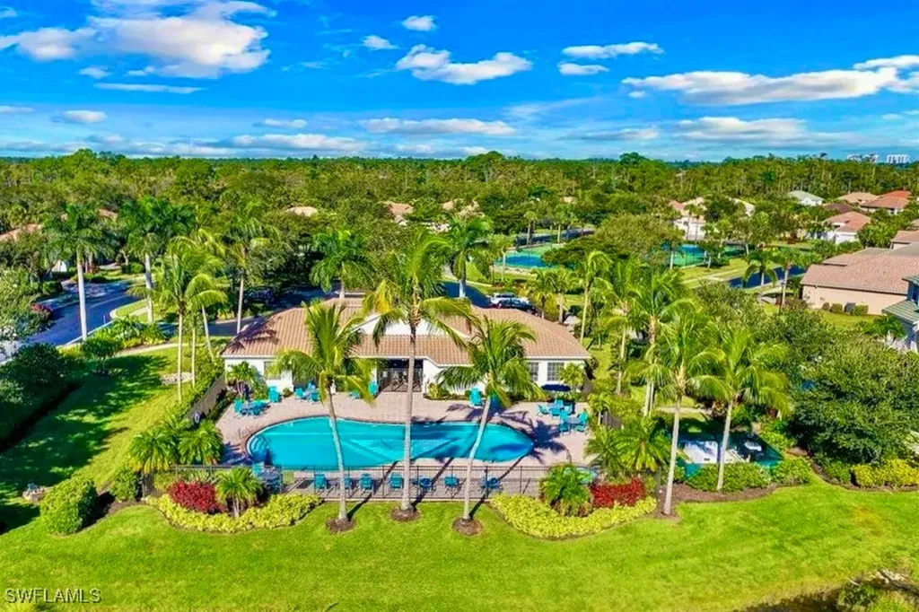 16192 Parque Lane Naples FL 34110