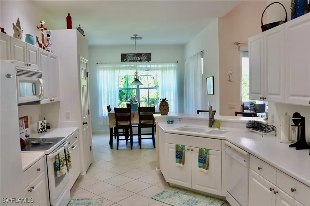 16192 Parque Lane Naples FL 34110