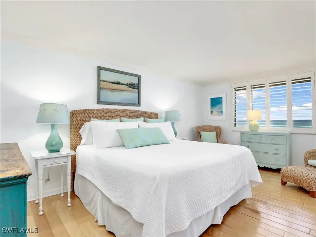 10851 Gulf Shore Drive Naples FL 34108