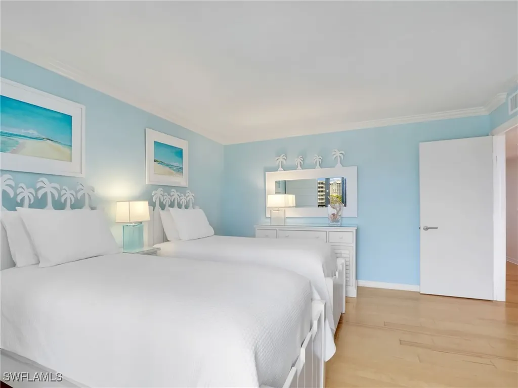 10851 Gulf Shore Drive Naples FL 34108