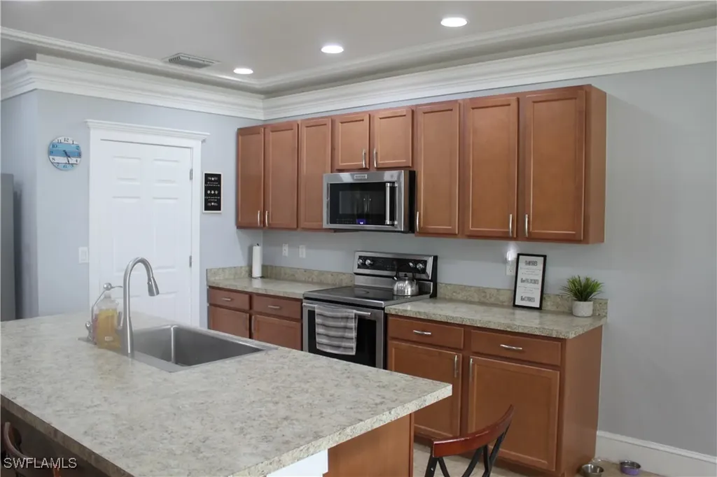 327 SW 19th Lane Cape Coral FL 33991