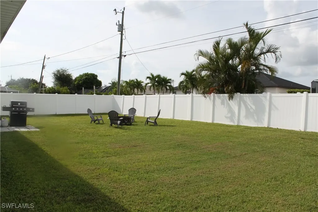 327 SW 19th Lane Cape Coral FL 33991