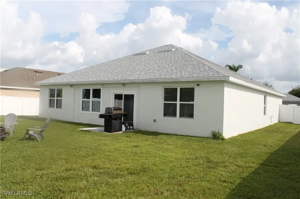 327 SW 19th Lane Cape Coral FL 33991