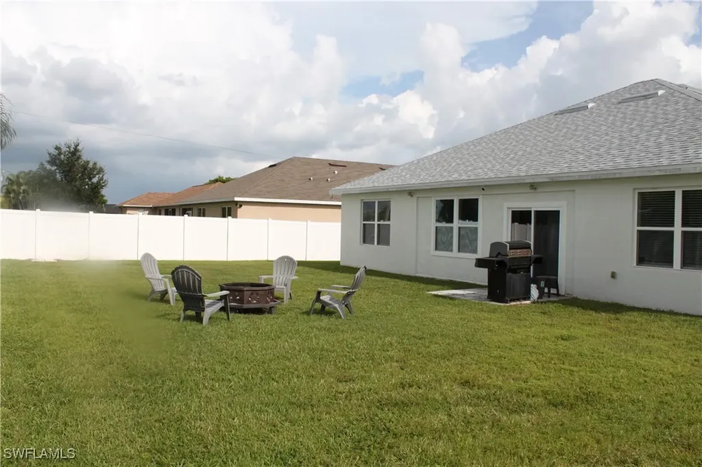 327 SW 19th Lane Cape Coral FL 33991