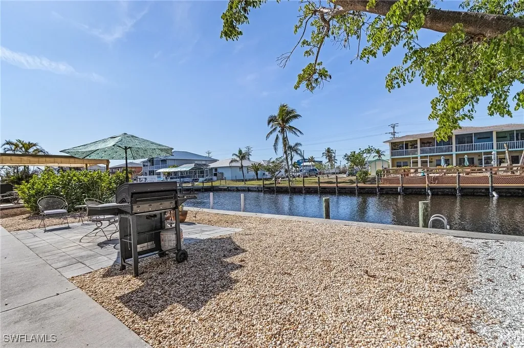 3201/3203 Stabile Road St. James City FL 33956