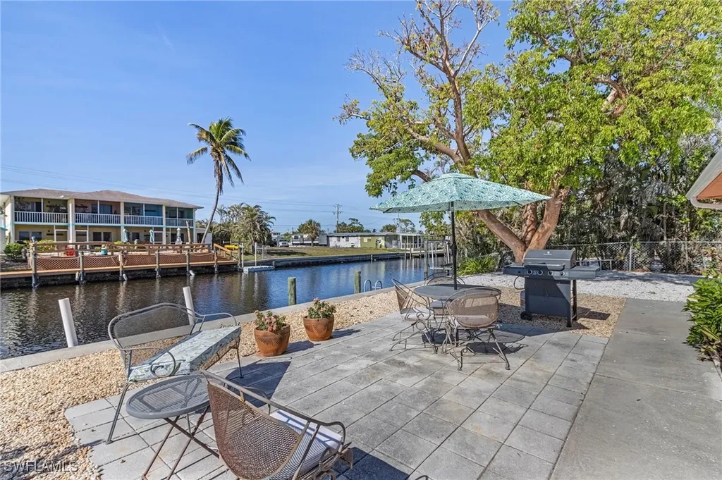 3201/3203 Stabile Road St. James City FL 33956