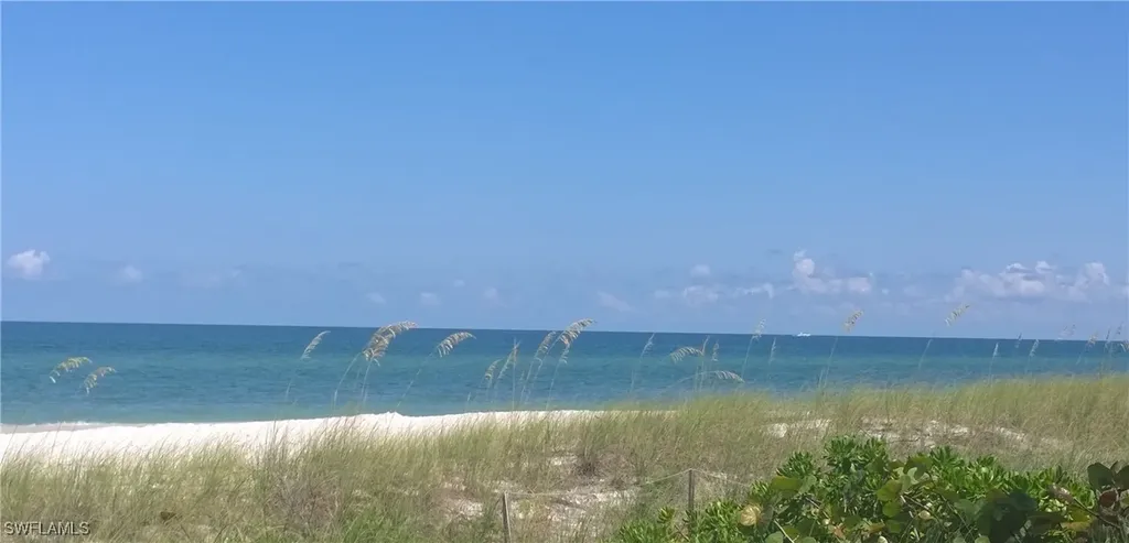 3715 Buttonwood Way Naples FL 34112