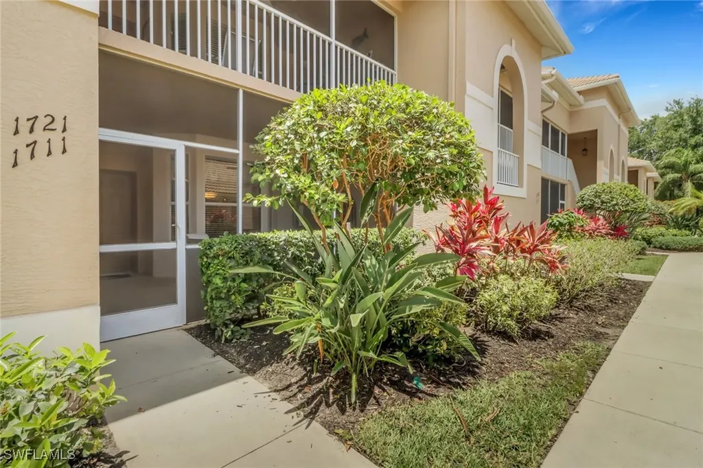3715 Buttonwood Way Naples FL 34112