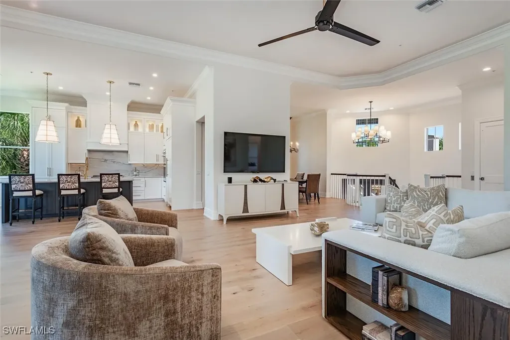 Naples FL, 16995 Porta Vecchio Way, Unit 202