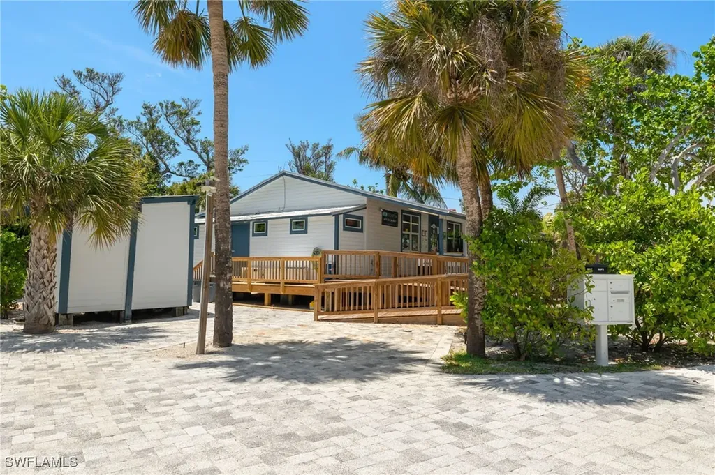 1039 & 1041 Periwinkle Way Sanibel FL 33957