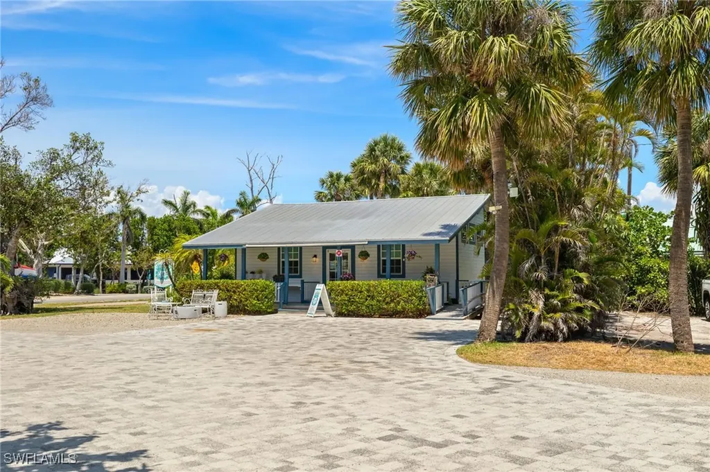 1039 & 1041 Periwinkle Way Sanibel FL 33957