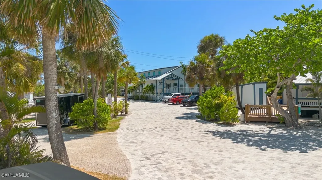 1039 & 1041 Periwinkle Way Sanibel FL 33957
