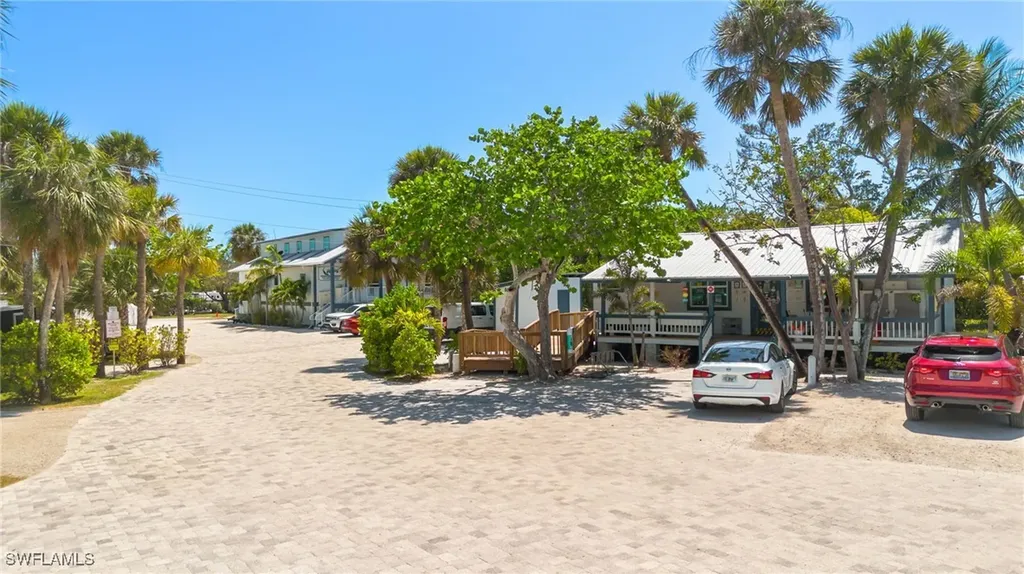 1039 & 1041 Periwinkle Way Sanibel FL 33957