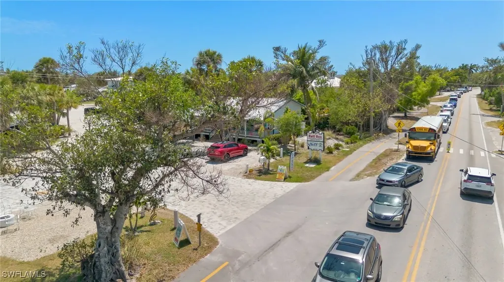 1039 & 1041 Periwinkle Way Sanibel FL 33957