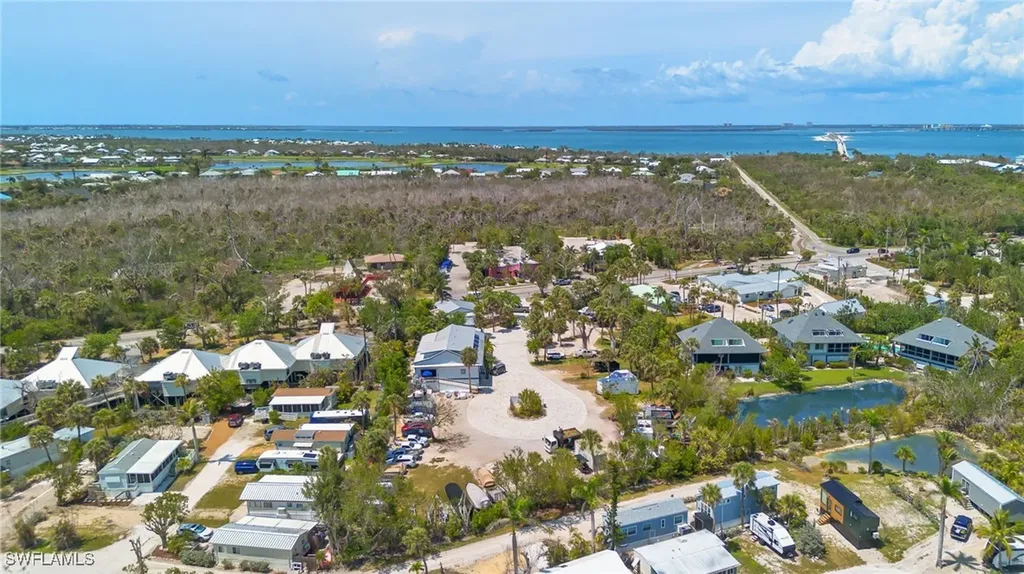 1039 & 1041 Periwinkle Way Sanibel FL 33957