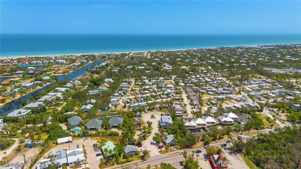 1039 & 1041 Periwinkle Way Sanibel FL 33957