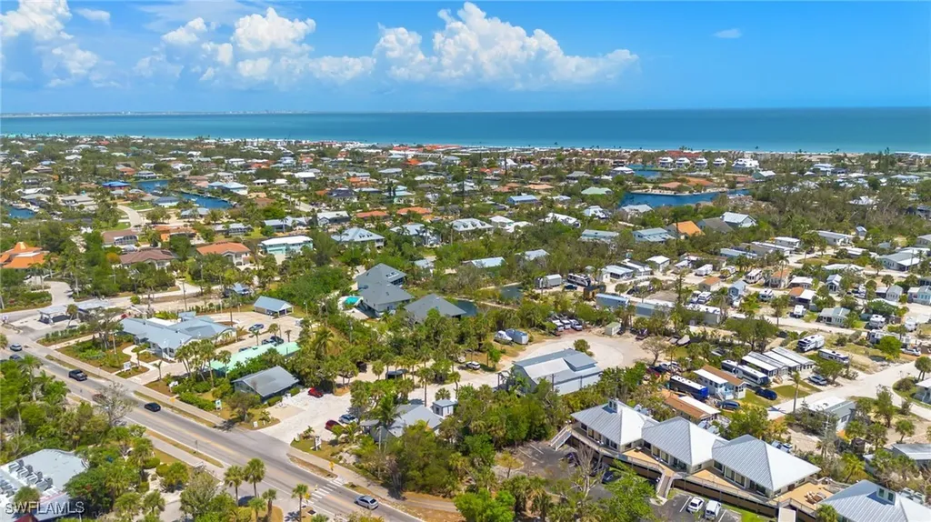 1039 & 1041 Periwinkle Way Sanibel FL 33957