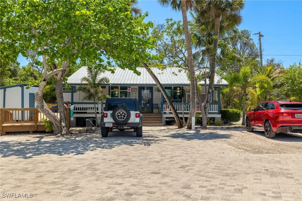 1039 & 1041 Periwinkle Way Sanibel FL 33957