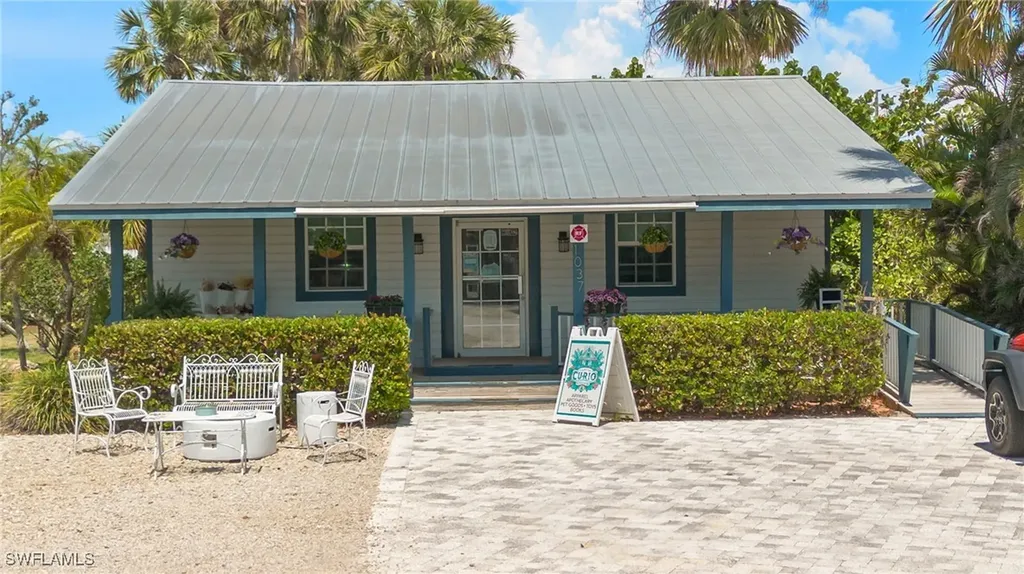 1039 & 1041 Periwinkle Way Sanibel FL 33957