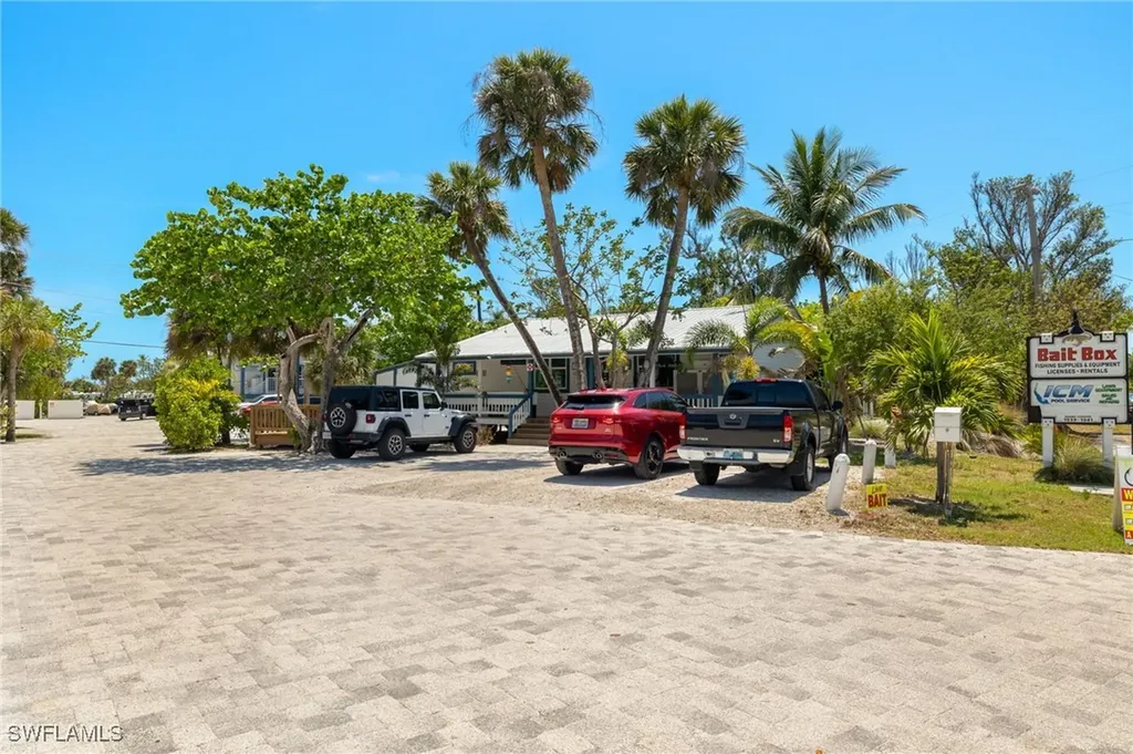 1039 & 1041 Periwinkle Way Sanibel FL 33957