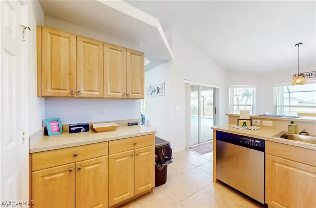923 SW 28th Terrace Cape Coral FL 33914