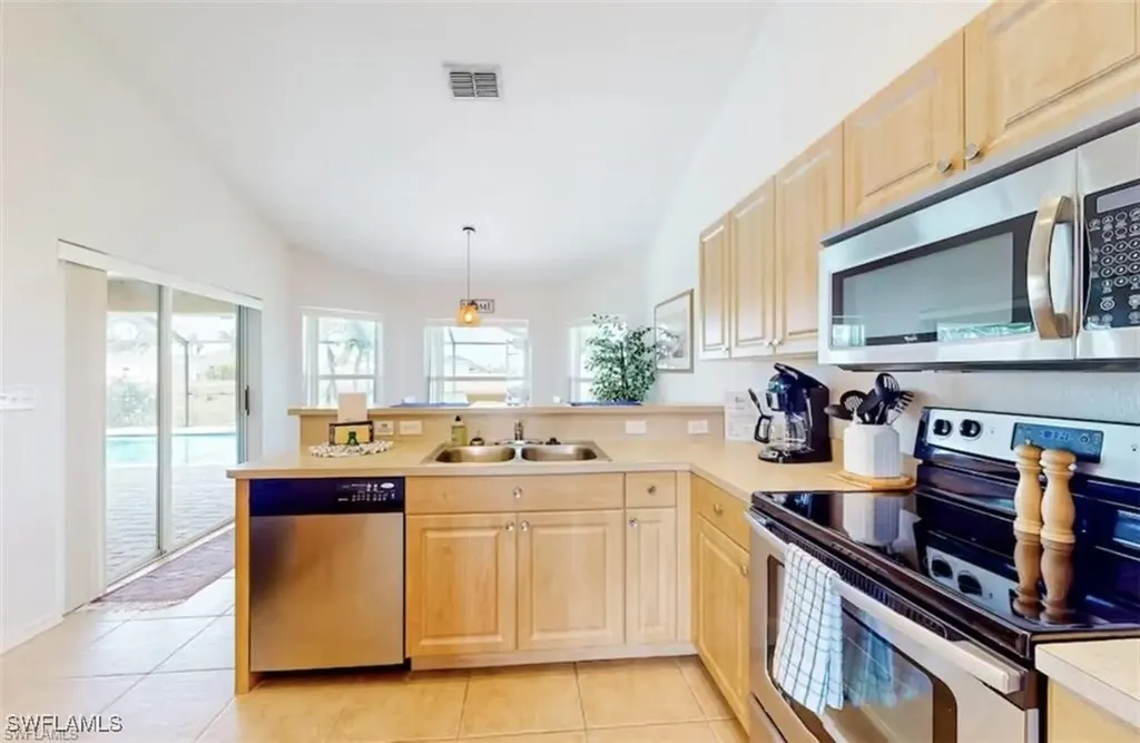 923 SW 28th Terrace Cape Coral FL 33914