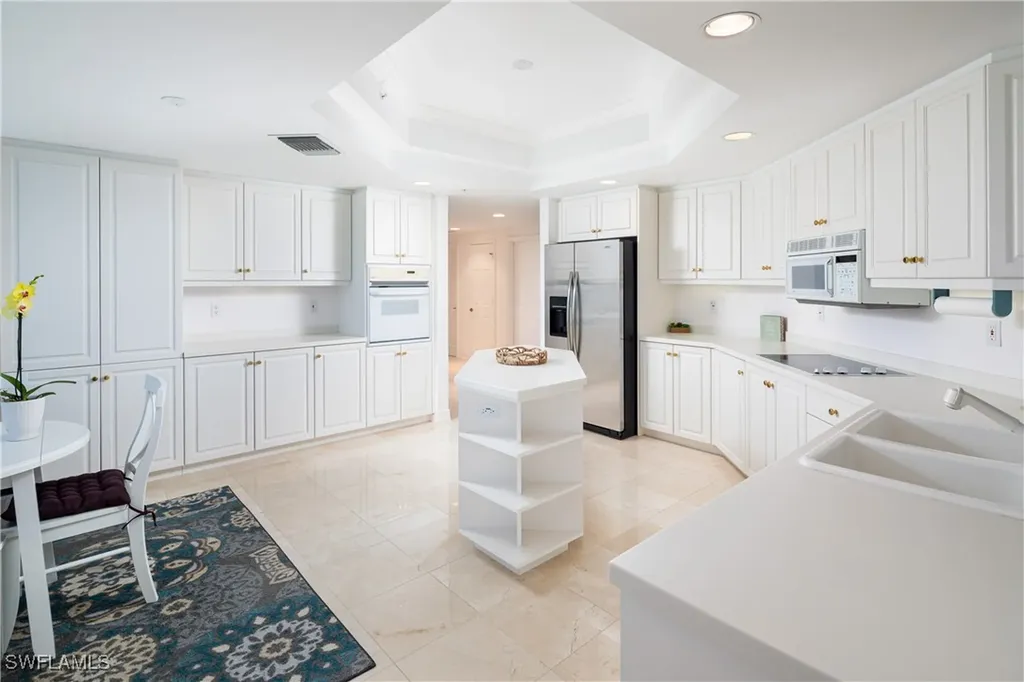 445 Dockside Drive Naples FL 34110