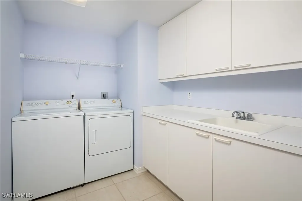 445 Dockside Drive Naples FL 34110