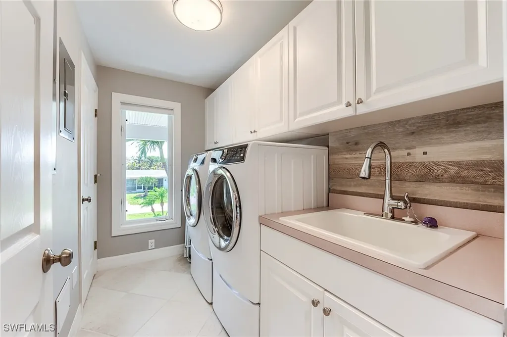 1111 Schooner Place Sanibel FL 33957