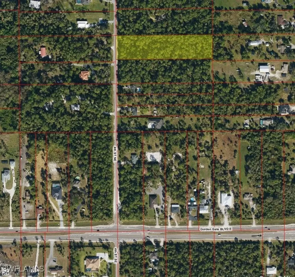 Naples FL, 4TH Street NE
