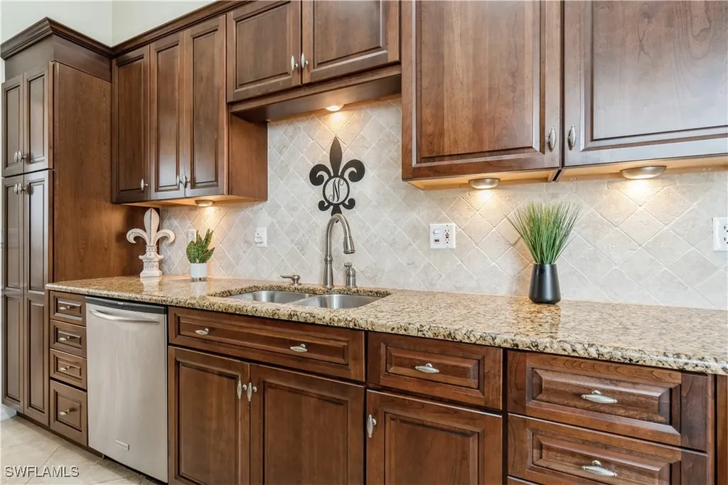 81 Silver Oaks Circle Naples FL 34119